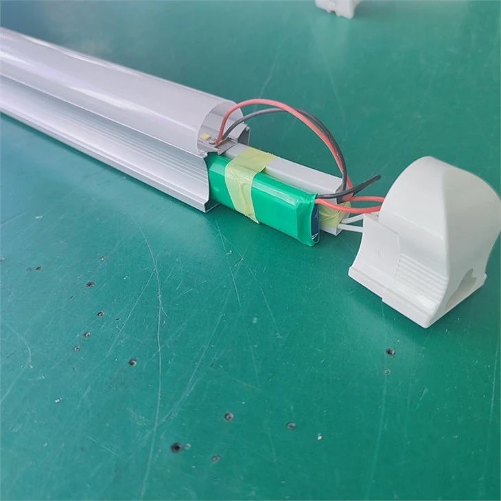Battery Powered Tube Light