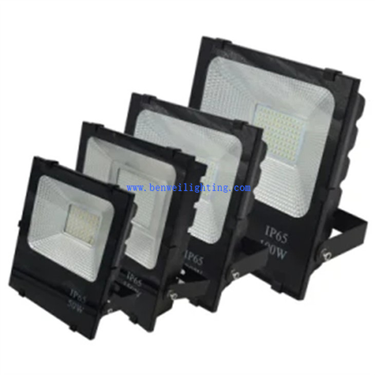 Black Square Mini Floodlight (1)