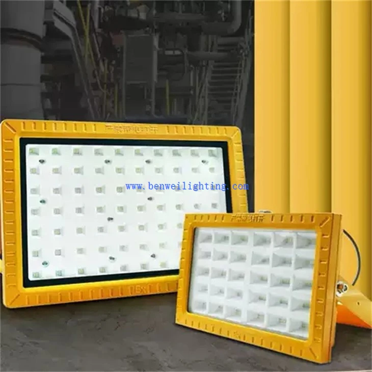 LED Hazardous Light with Adjustable Bracket (3)